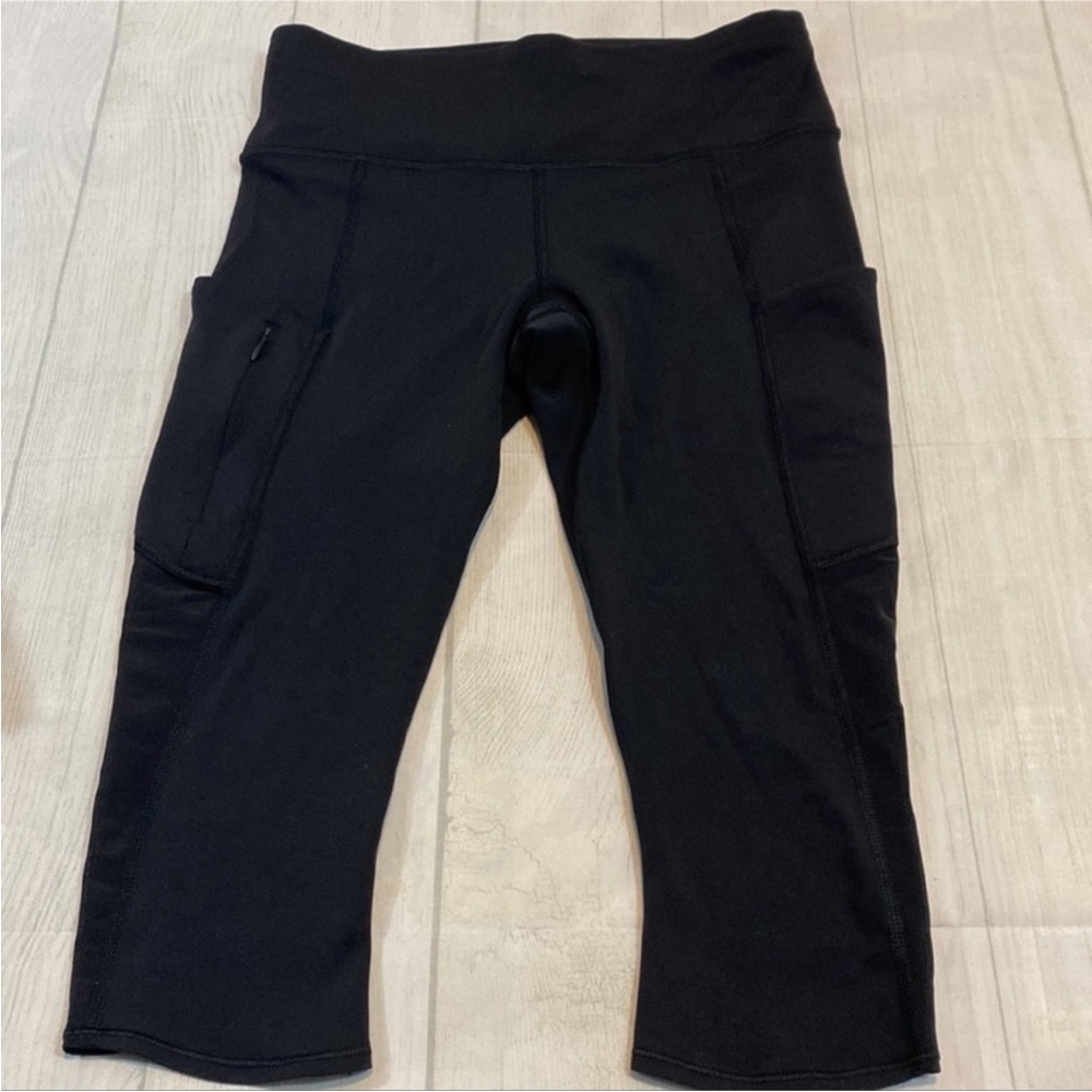 Athleta All In Black Capri Cropped Legging | Size M - Picture 2 of 5
